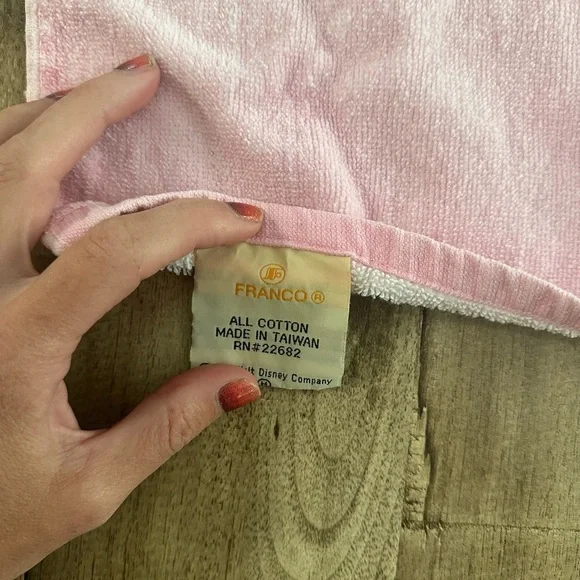 Vintage Disney MINNIE MOUSE pink Cotton Beach Towel J D Franco 44” x 23” VGUC - Picture 2 of 6